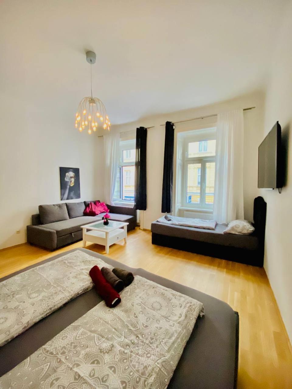 Family Apartment Th8 8 เวียนนา ภายนอก รูปภาพ