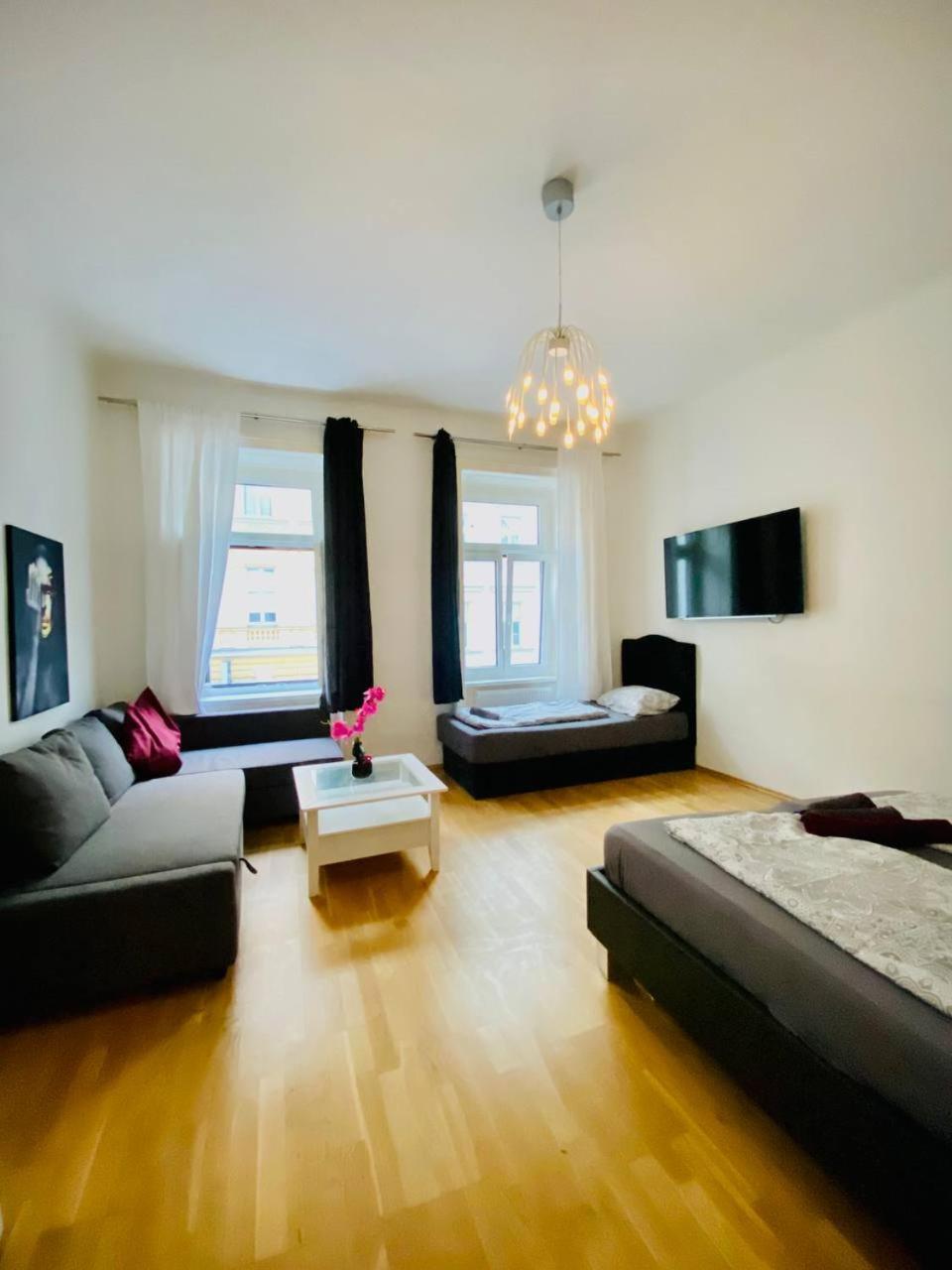 Family Apartment Th8 8 เวียนนา ภายนอก รูปภาพ